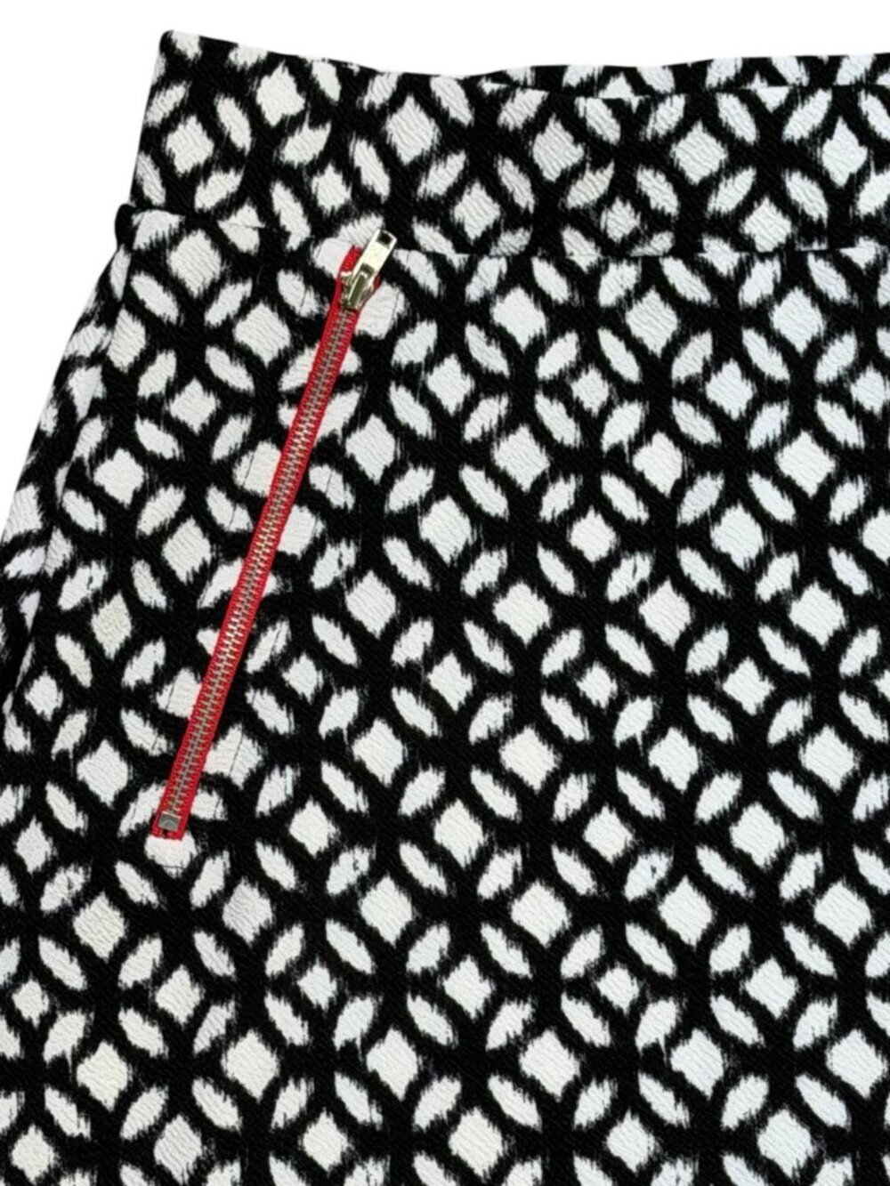 Le Lis Textured Mini Skirt Black White Red Zip Large USA - Picture 5 of 6